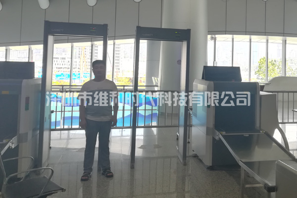 維和時(shí)代安檢門(mén)廠家為深圳蛇口港及印度客戶提供金屬安檢門(mén)及13臺(tái)X光機(jī)[圖]