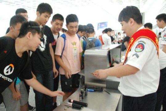 鄭州機場持電子登機牌快速過安檢門檢測登機[圖]